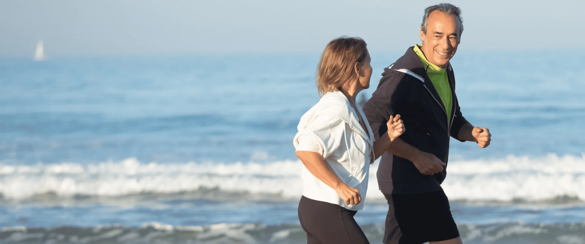 2 people running background 